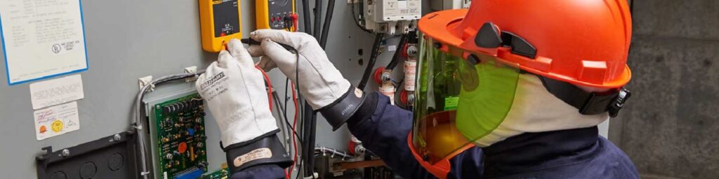 Mantencion-mantenimiento-preventivo-correctivo-sai-UPS-APC-Riello-Tripplite-Todoups-eaton-allsai-east-santiago-chile-cambio-baterias-smart-ups-1kva-2kva-3kva-6kva-5kva-10kva-banner